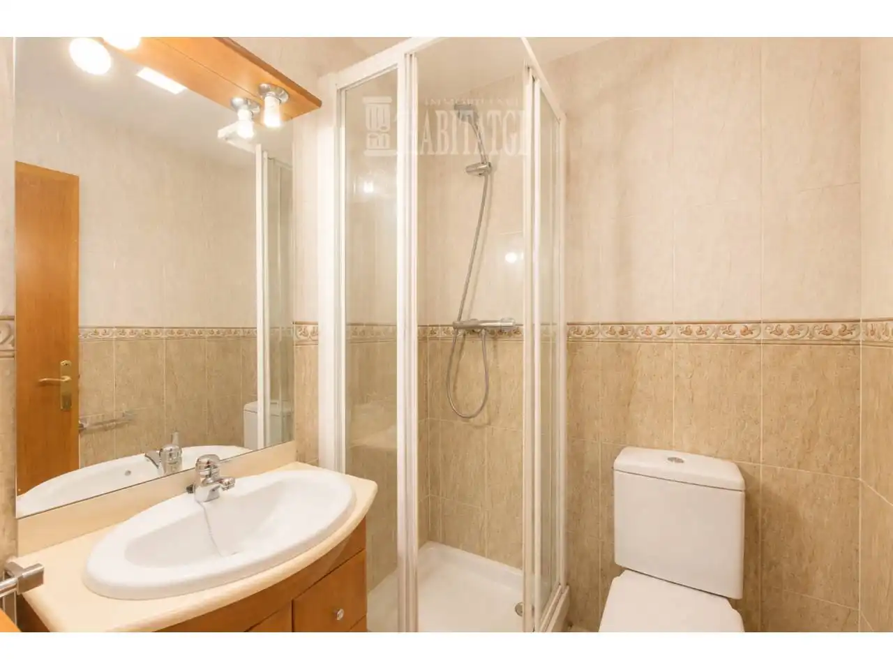 Baño de Piso en venta en Manlleu con Calefacción, Terraza y Balcón