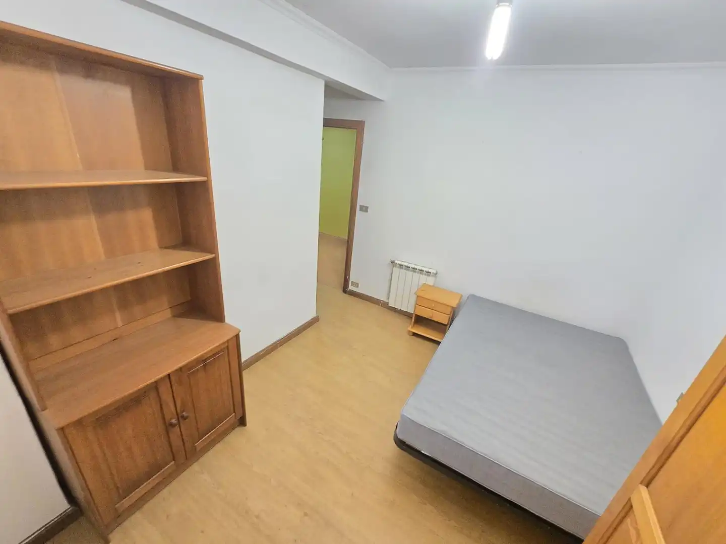 Habitación de Piso de alquiler en Vigo  con Calefacción, Parquet y Amueblado