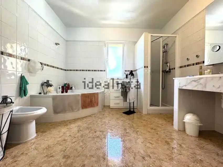 Bany de Casa o xalet en venda en La Nucia amb Aire condicionat, Calefacció i Jardí privat