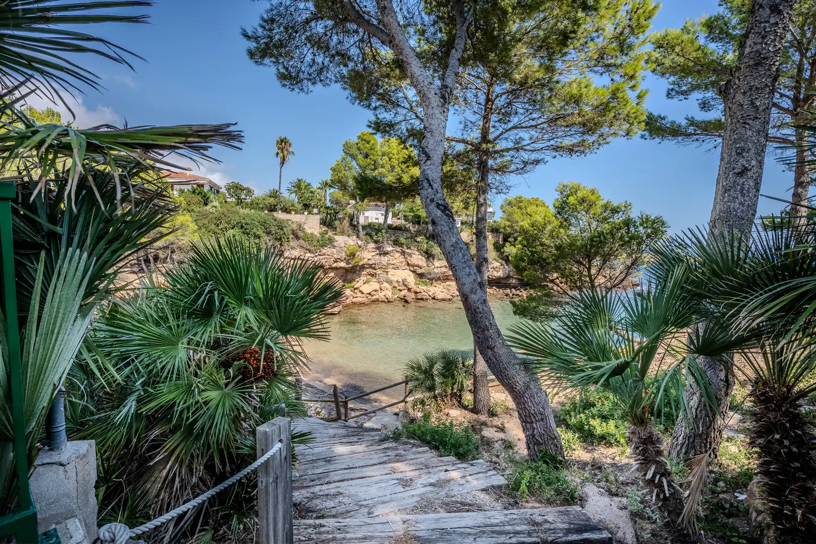 Vista exterior de Casa o xalet en venda en L'Ametlla de Mar  amb Calefacció, Jardí privat i Terrassa
