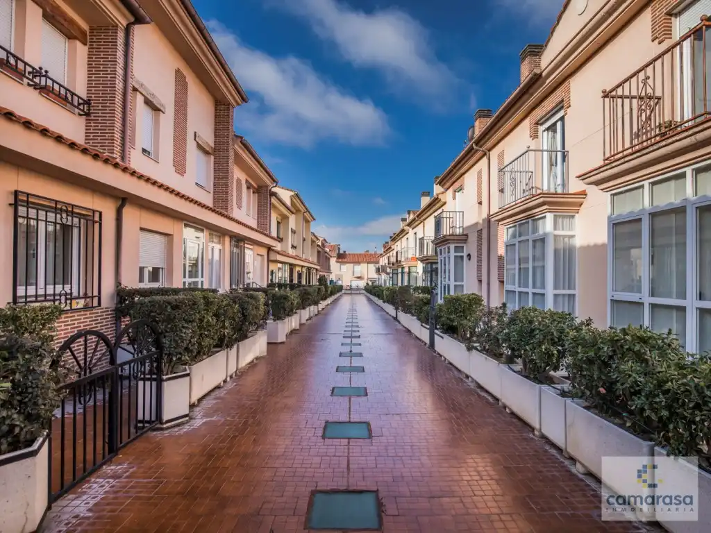 Vista exterior de Casa adosada en venta en Ávila