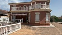 Vista exterior de Casa o xalet en venda en  Córdoba Capital amb Aire condicionat, Calefacció i Jardí privat