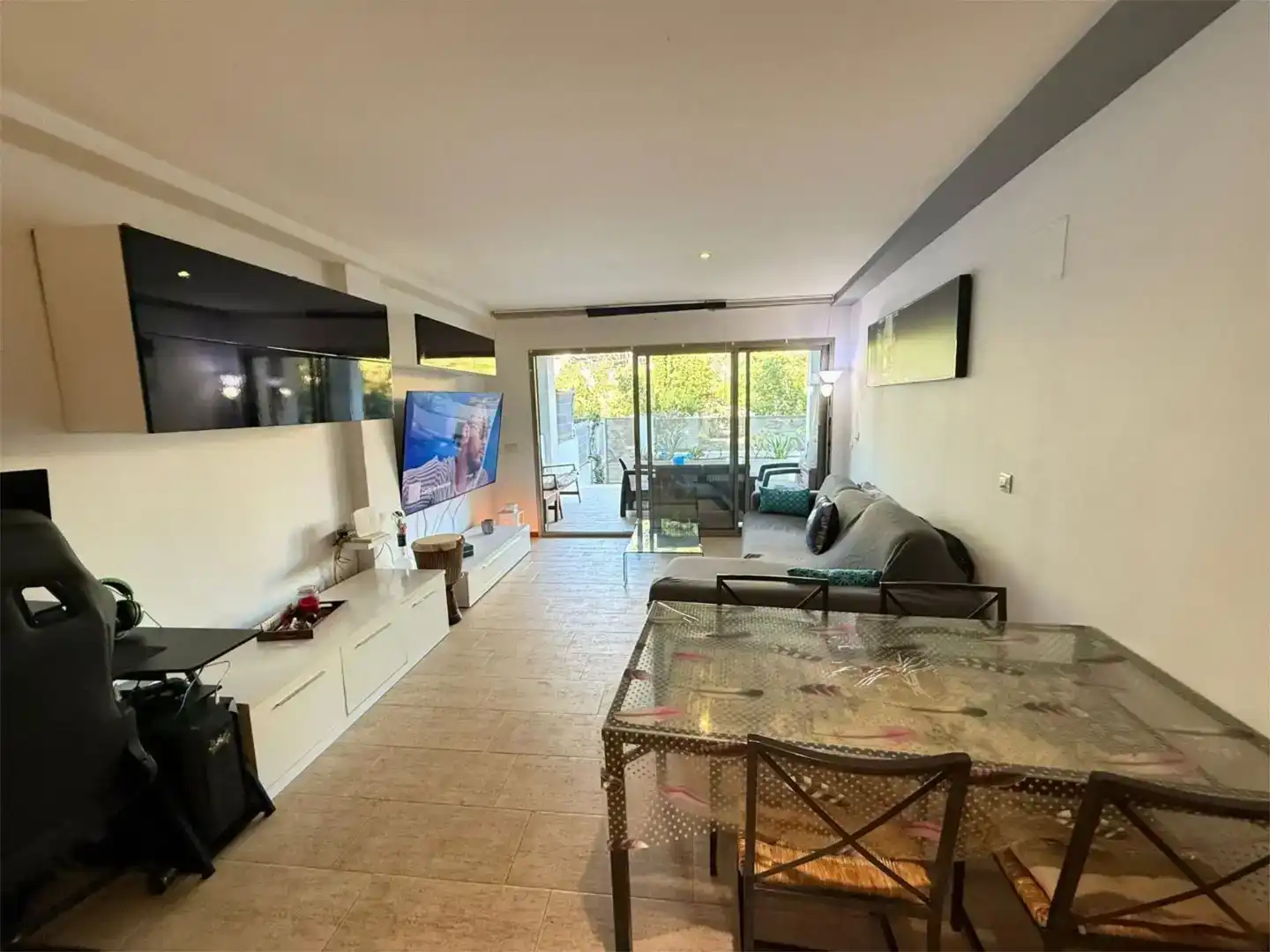 Wohnzimmer von Wohnungen zur Miete in Santa Eulària des Riu mit Klimaanlage und Schwimmbad
