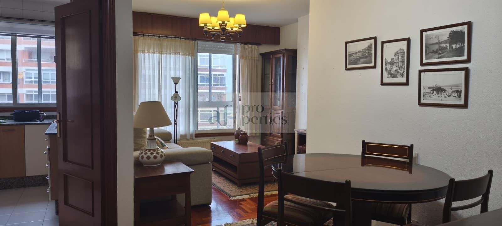 Sala d'estar de Pis en venda en Vigo  amb Calefacció, Parquet i Traster