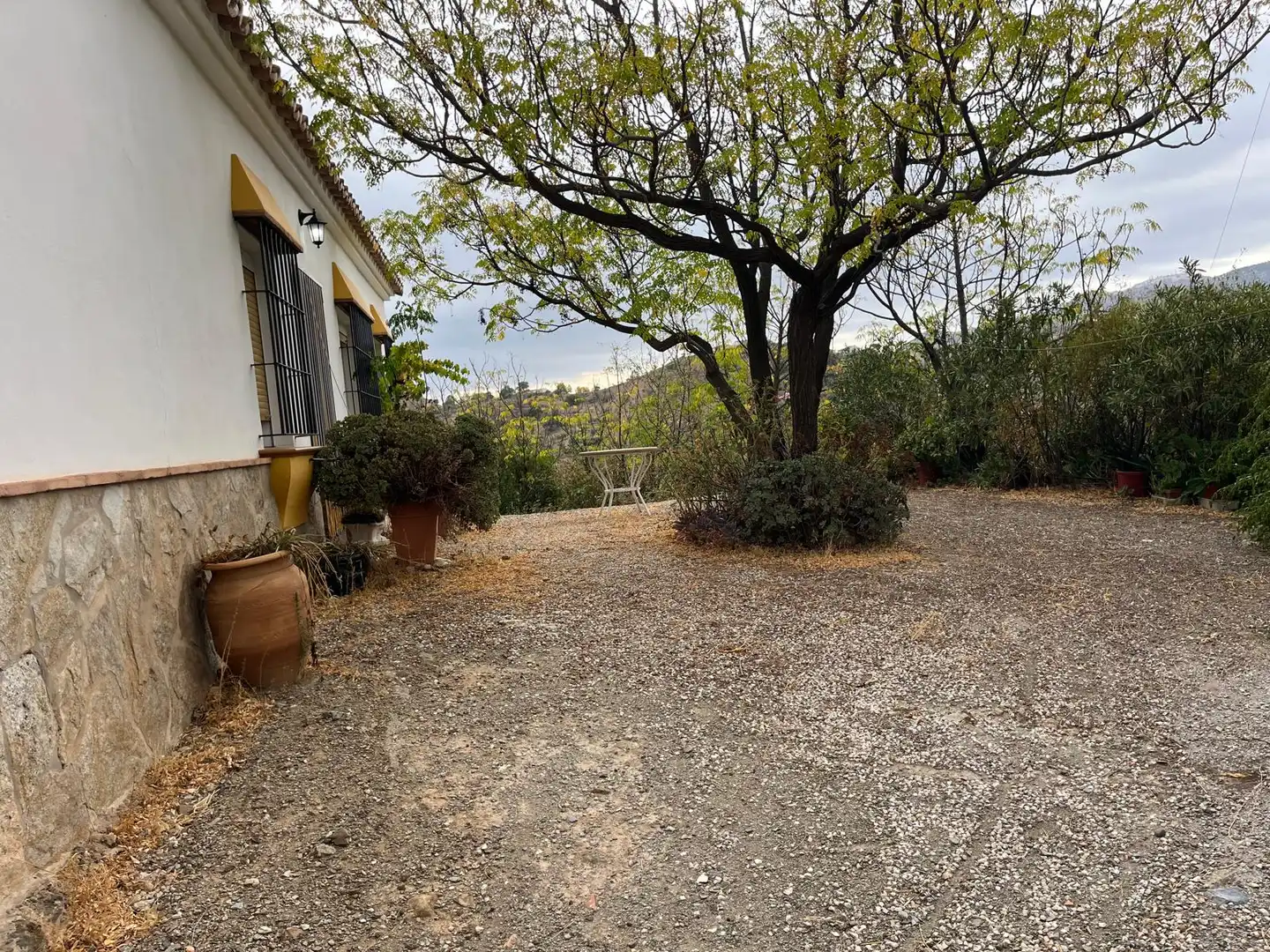 Außenansicht von Country house zur Miete in Riogordo mit Privatgarten, Schwimmbad und Möbliert