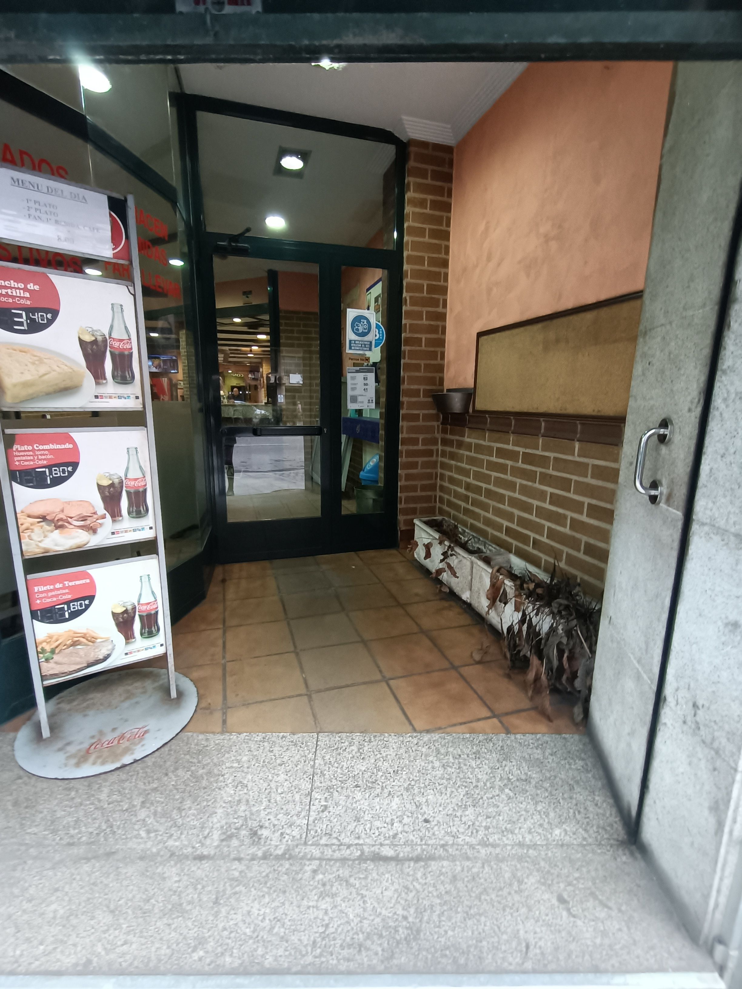 Premises for sale in Vigo   with Air Conditioner, Terrace and Furnished