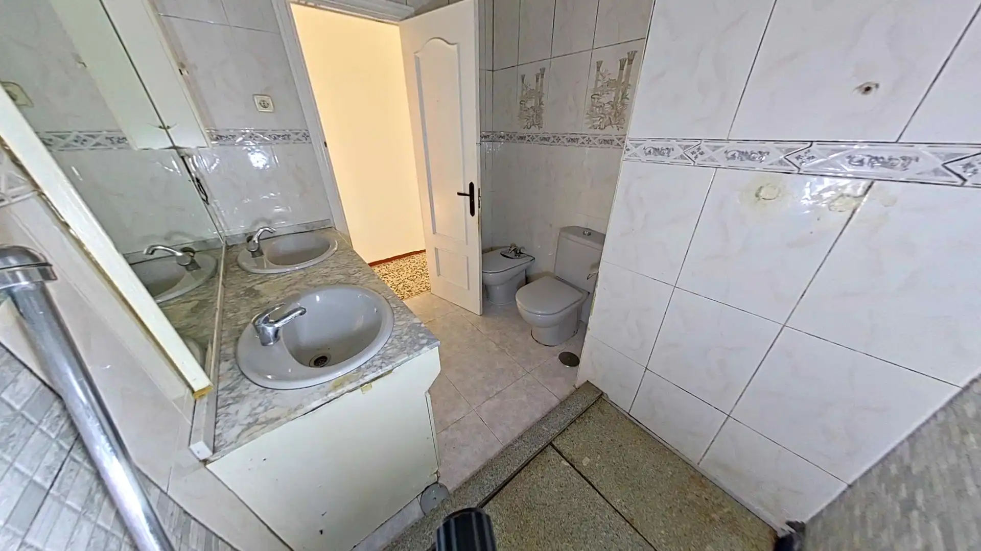 Bany de Apartament en venda en Parla