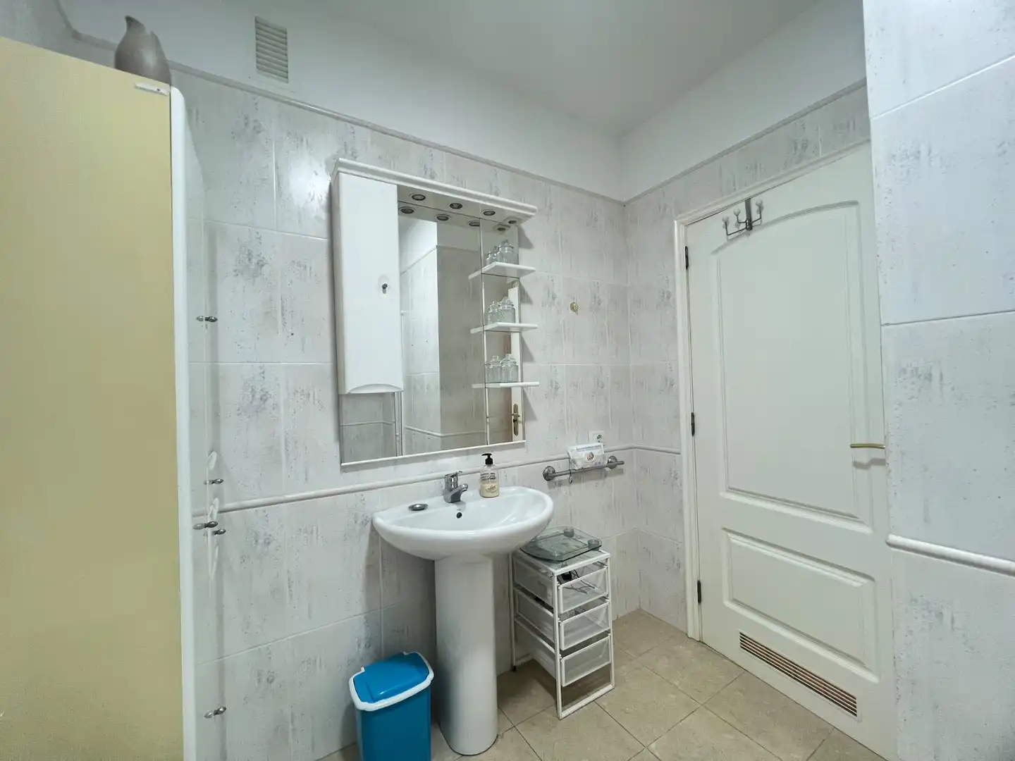 Baño de Piso de alquiler en Puerto de la Cruz con Terraza y Piscina comunitaria