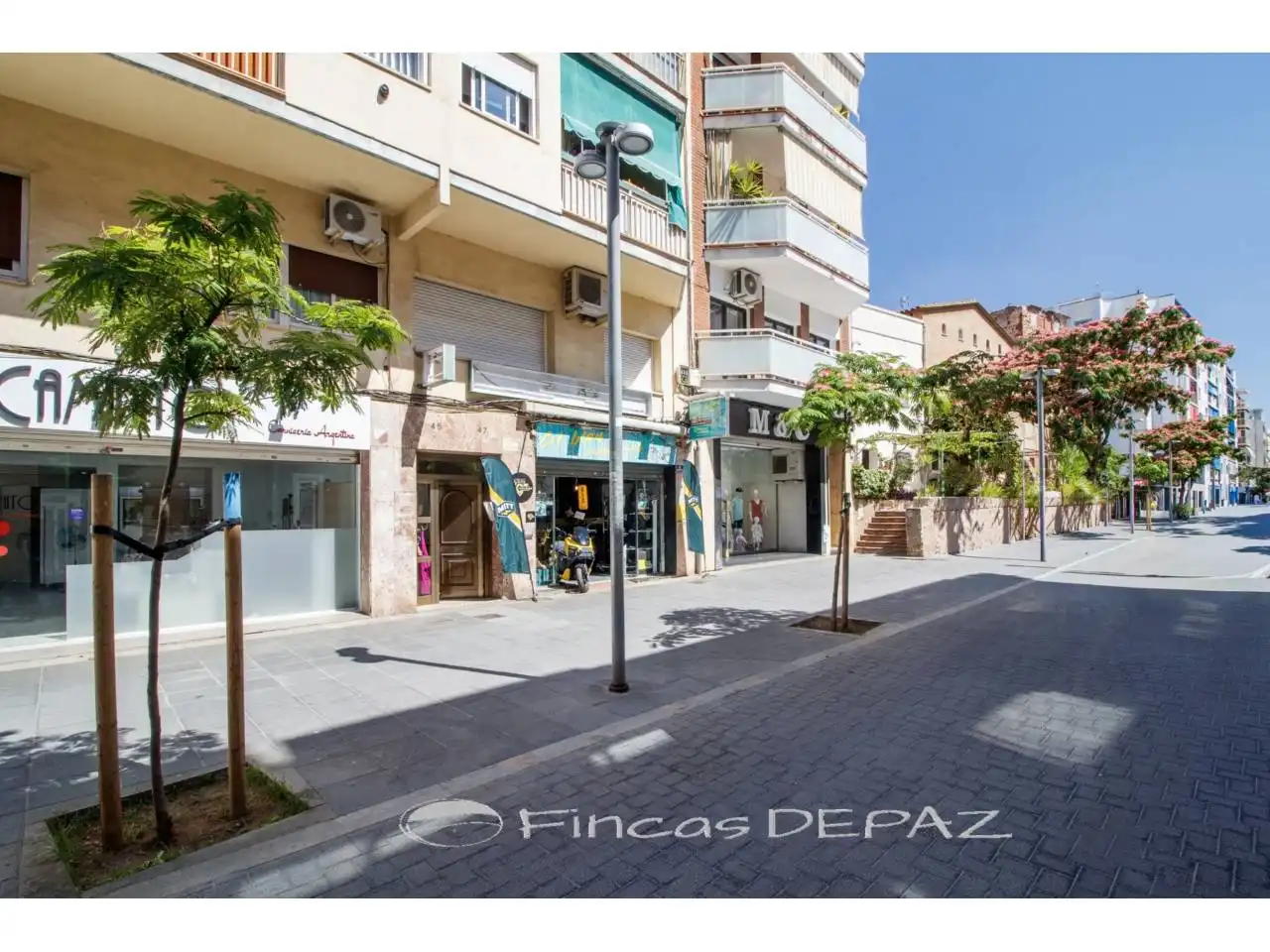 Vista exterior de Oficina de lloguer en Castelldefels amb Alarma
