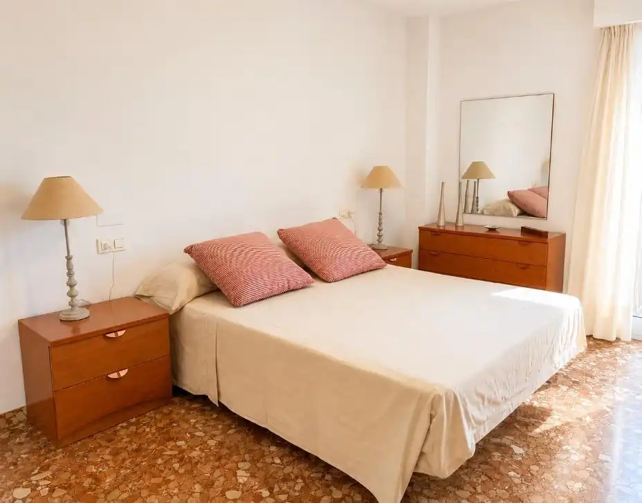 Habitación de Piso de alquiler en Oliva con Calefacción, Terraza y Amueblado