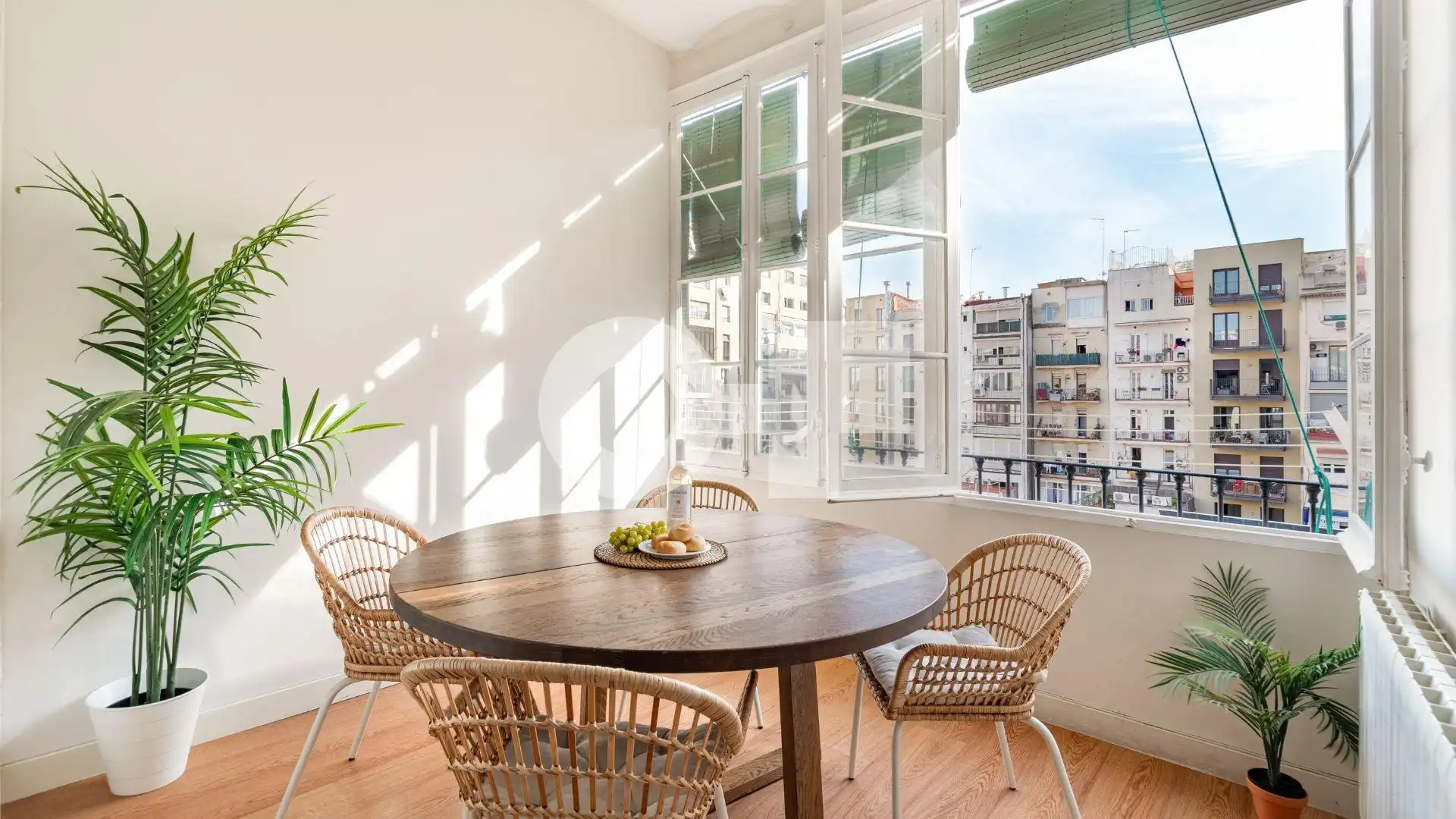 Piso con terraza en venta en Carrer Carrer Villarroel, imagen 3