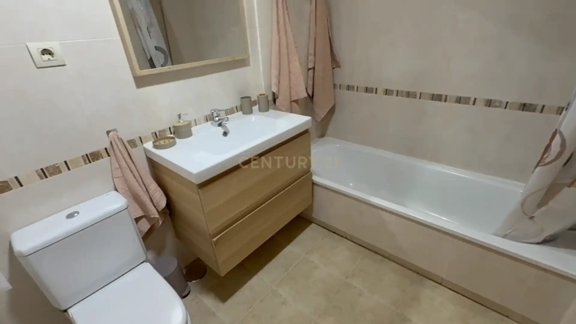 Baño de Apartamento de alquiler en Málaga con Piscina, Horno y Lavadora