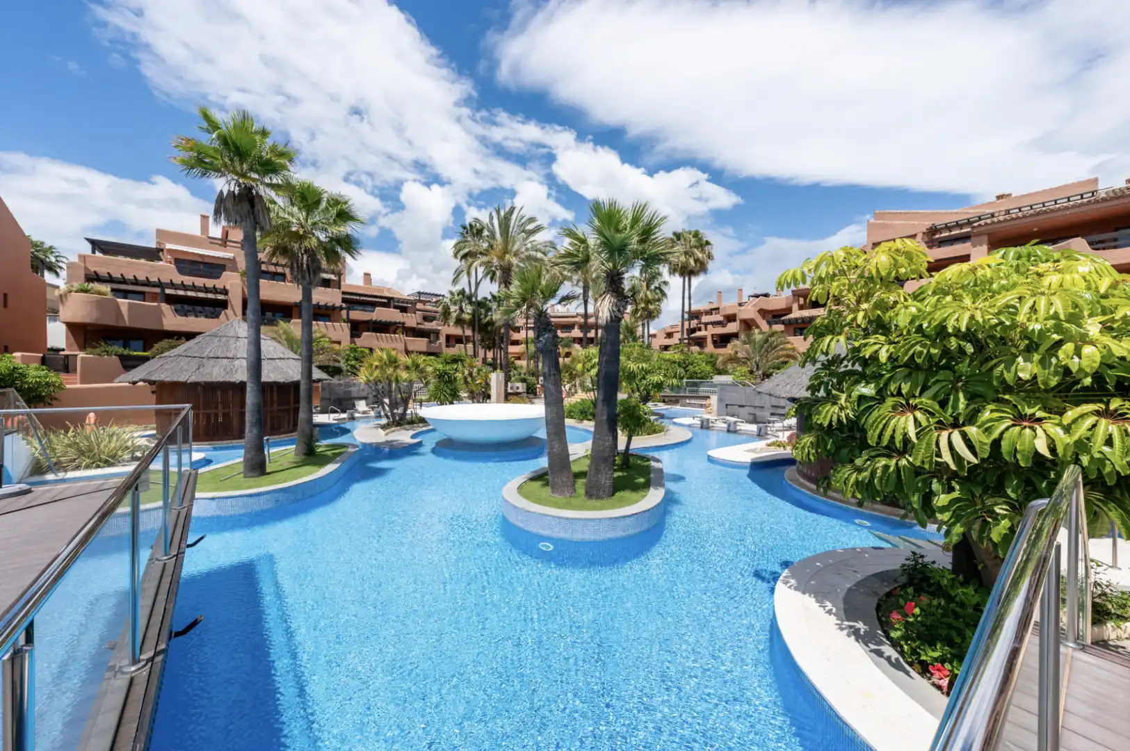 Piscina de Apartamento en venta en Estepona con Aire acondicionado, Terraza y Piscina