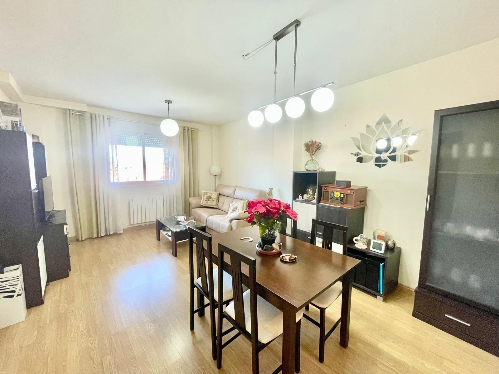 Sala de estar de Planta baja en venta en Armilla con Calefacción, Parquet y Terraza