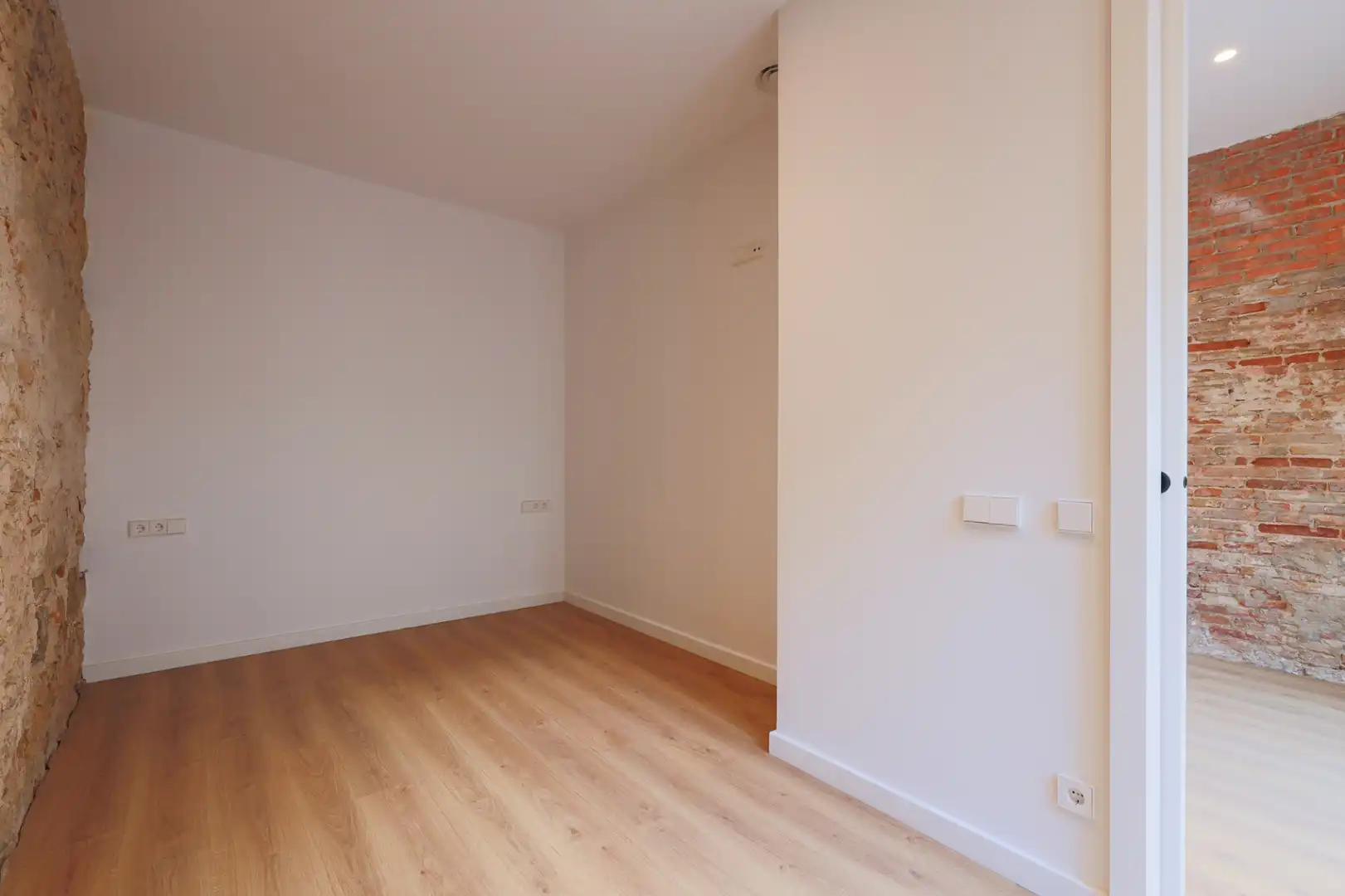 Habitación de Planta baja en venta en Badalona con Aire acondicionado, Calefacción y Parquet