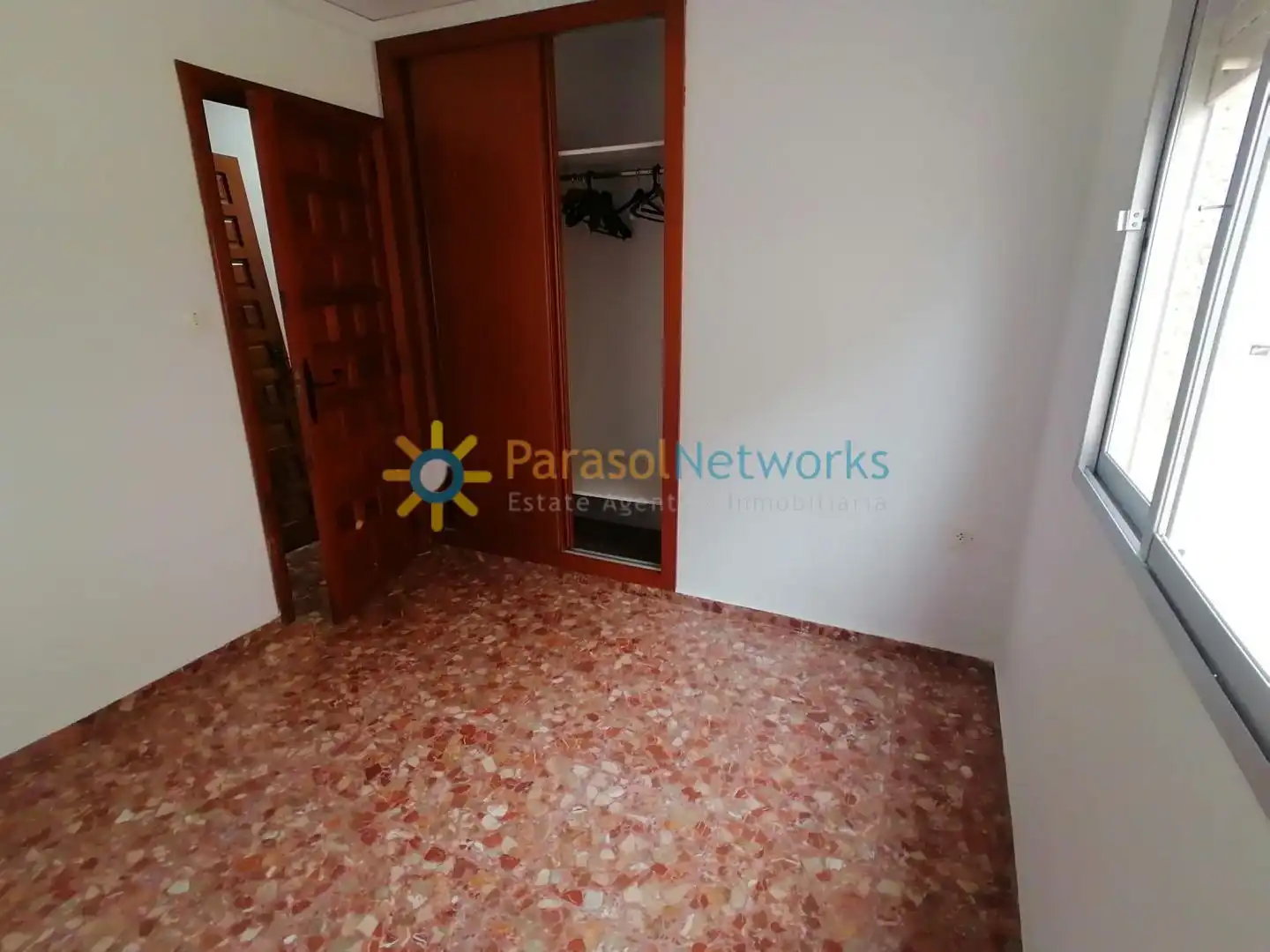 Apartamento de alquiler en Oliva con Terraza y Horno