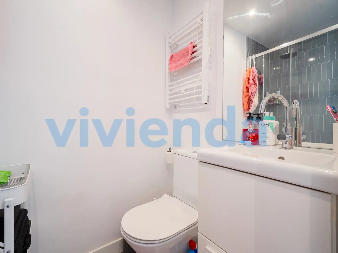 Badezimmer von Wohnung zum Verkauf in Madrid mit Klimaanlage und Heizung