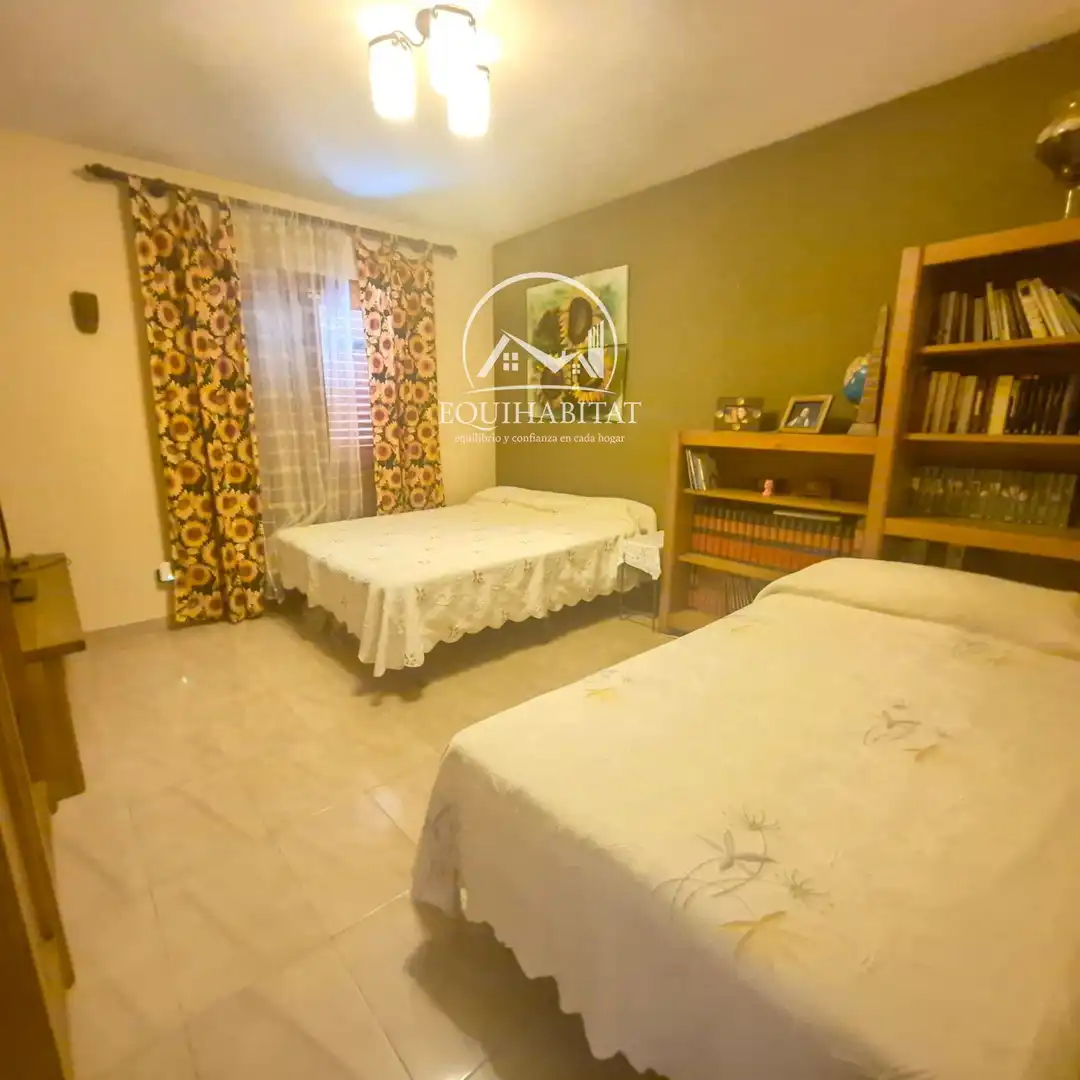 Habitación de Casa o chalet en venta en Alguaire con Aire acondicionado, Jardín privado y Trastero