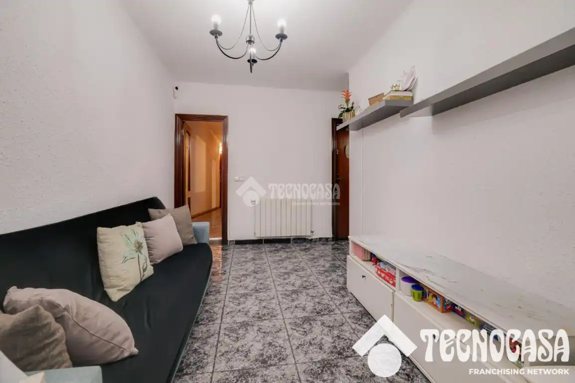 Sala d'estar de Pis en venda en Badalona amb Calefacció