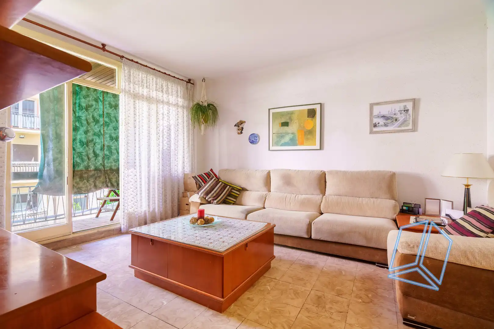 Living room of Flat for sale in L'Hospitalet de Llobregat  with Balcony