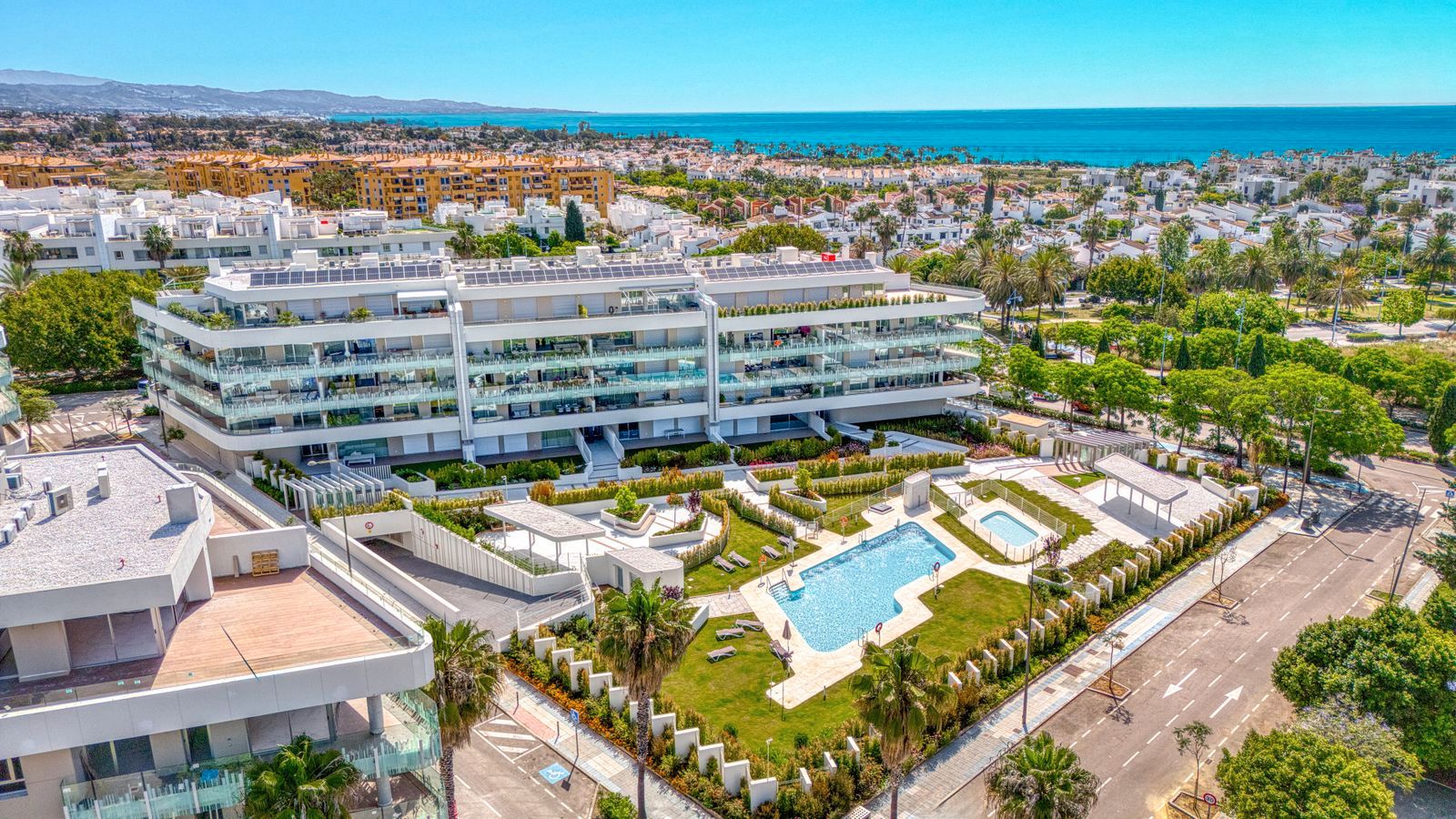 Exterior view of Apartment for sale in Marbella  with Terrace, Storage room and Furnished
