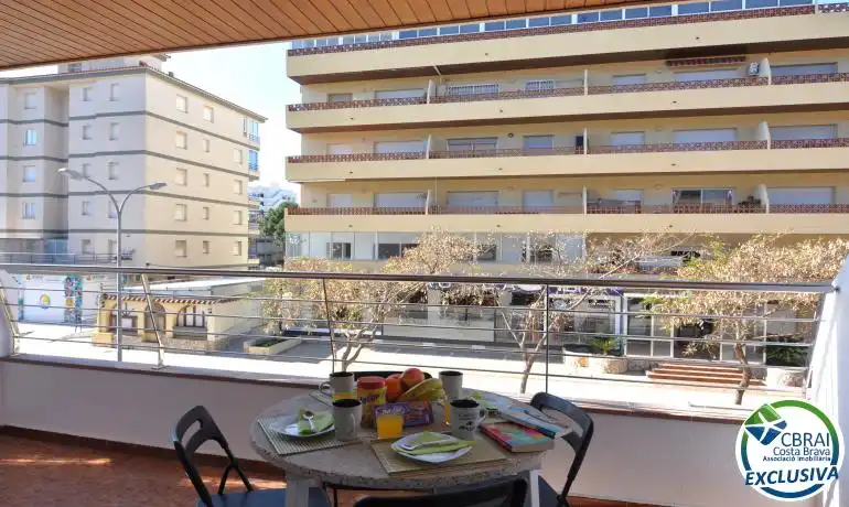 Terraza de Estudio en venta en Roses con Calefacción, Amueblado y Piscina comunitaria