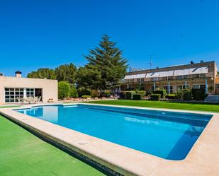 Jardí de Casa o xalet en venda en Villena amb Aire condicionat, Terrassa i Piscina