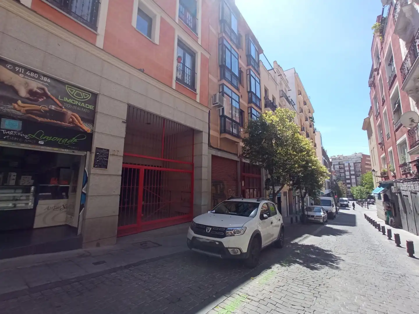 Exterior view of Garage for sale in Madrid