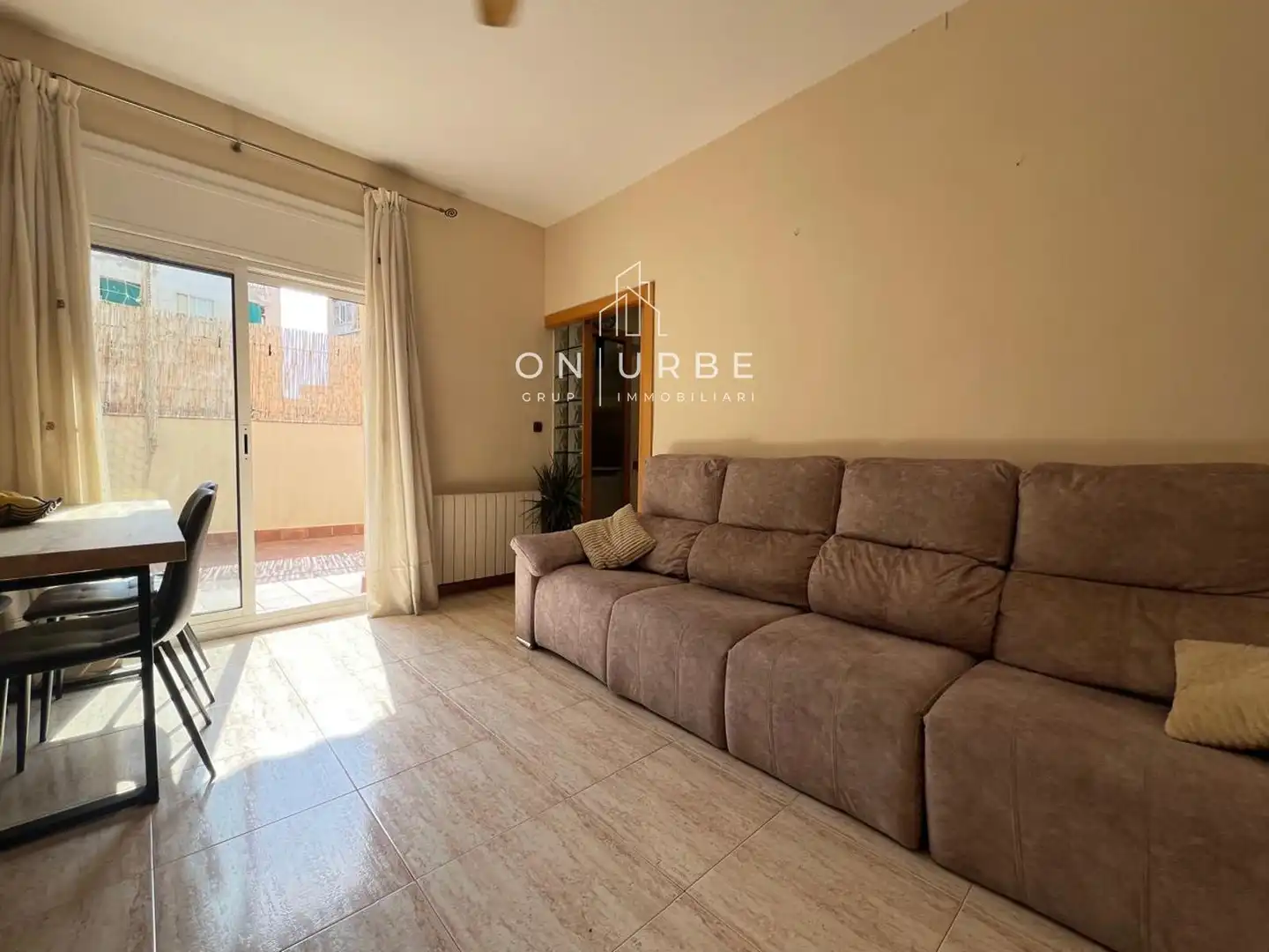 Living room of Flat for sale in Badalona  with Heating, Parquet flooring and Terrace