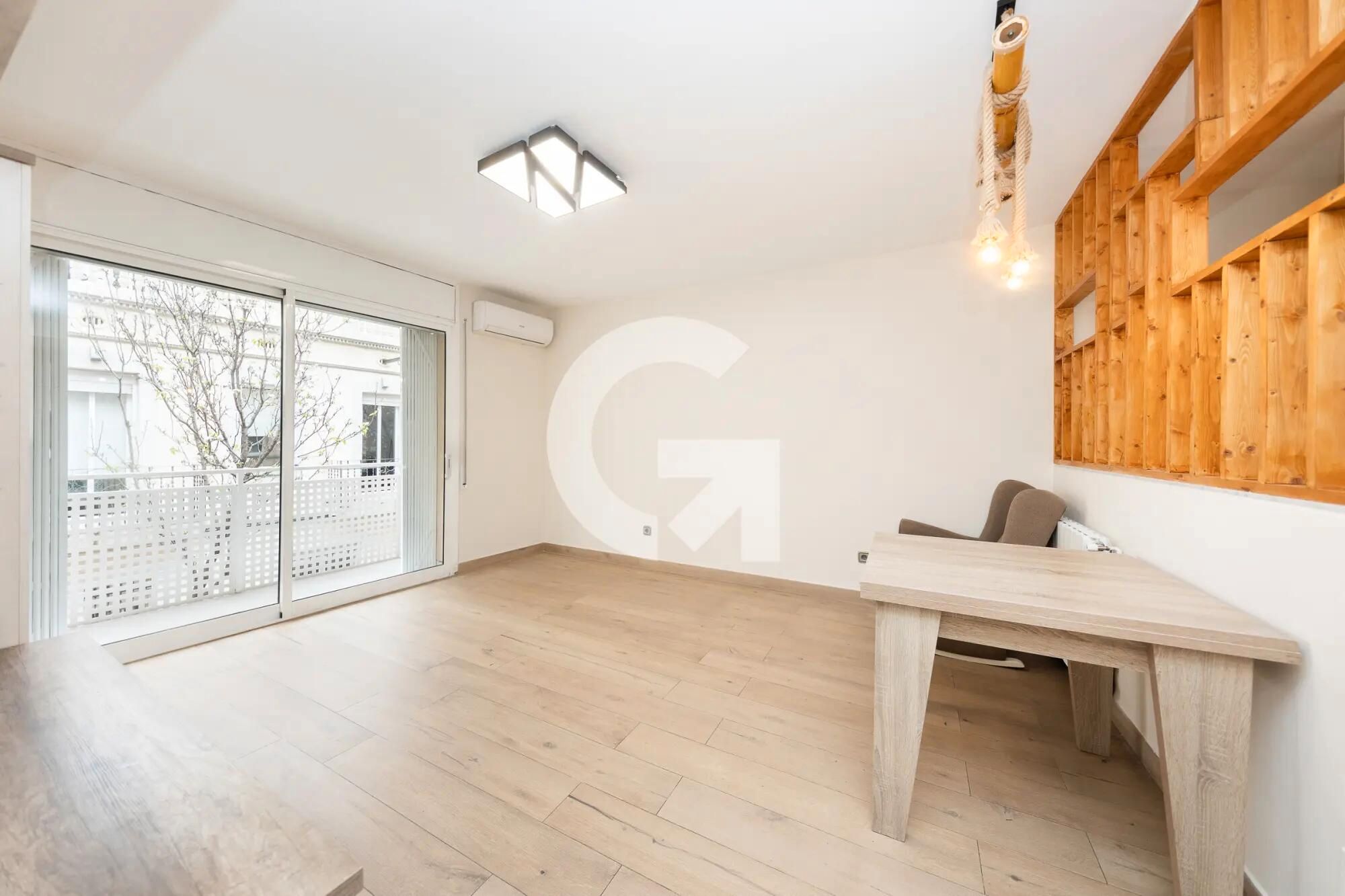 Exterior view of Flat for sale in L'Hospitalet de Llobregat  with Air Conditioner, Heating and Terrace