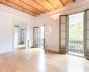 Exterior view of Office to rent in  Barcelona Capital  with Air Conditioner and Heating