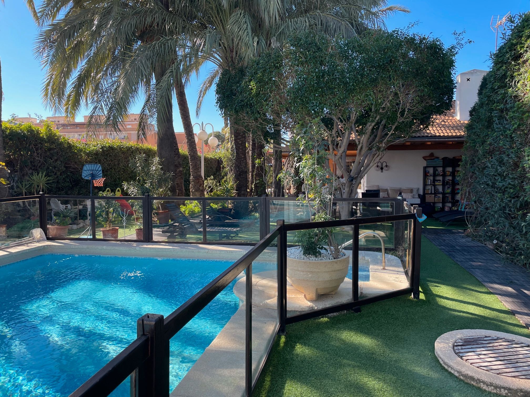 Piscina de Casa o xalet en venda en Roquetas de Mar amb Aire condicionat, Calefacció i Jardí privat