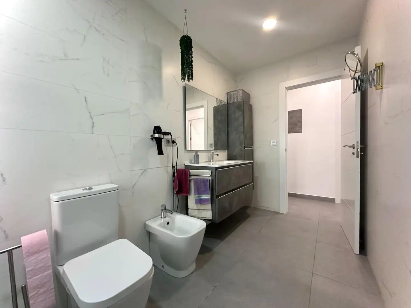 Baño de Casa o chalet en venta en Churriana de la Vega con Aire acondicionado, Calefacción y Jardín privado