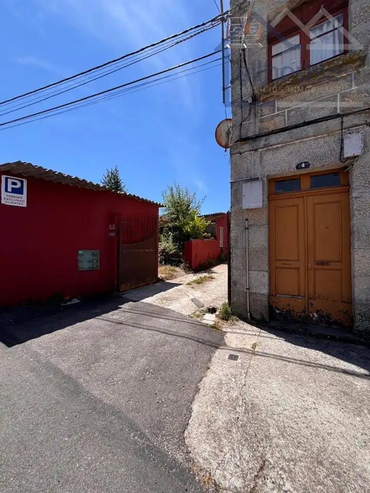 Vista exterior de Casa o xalet en venda en Vigo  amb Calefacció i Jardí privat