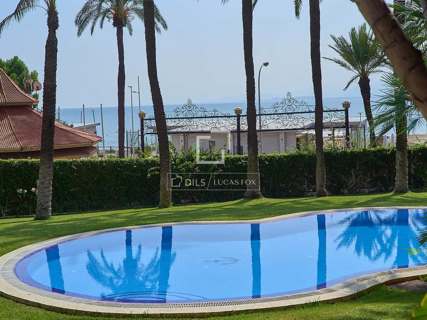 Swimming pool of Houses for sale in Cullera  with Air Conditioner, Heating and Private garden