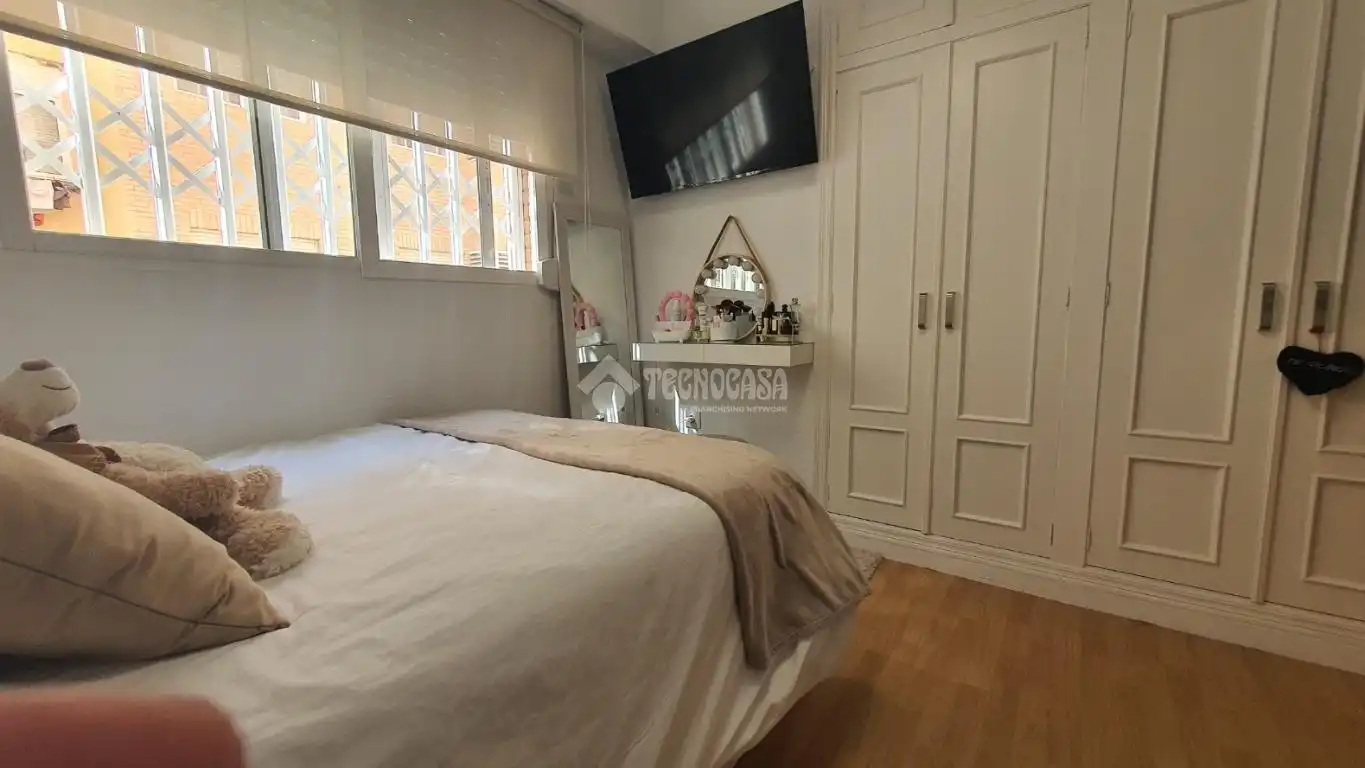 Habitación de Piso en venta en Valencia con Calefacción y Balcón