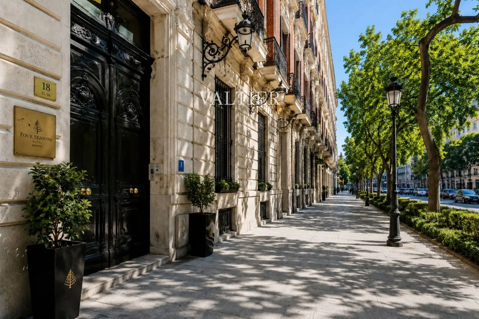 Flat for rent in Felipe IV, Jerónimos