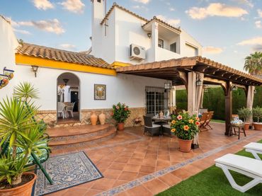 Villa in vendita a Cerros de Montequinto
