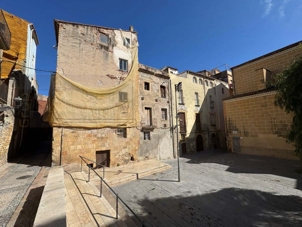 Vista exterior de Edifici en venda en  Tarragona Capital