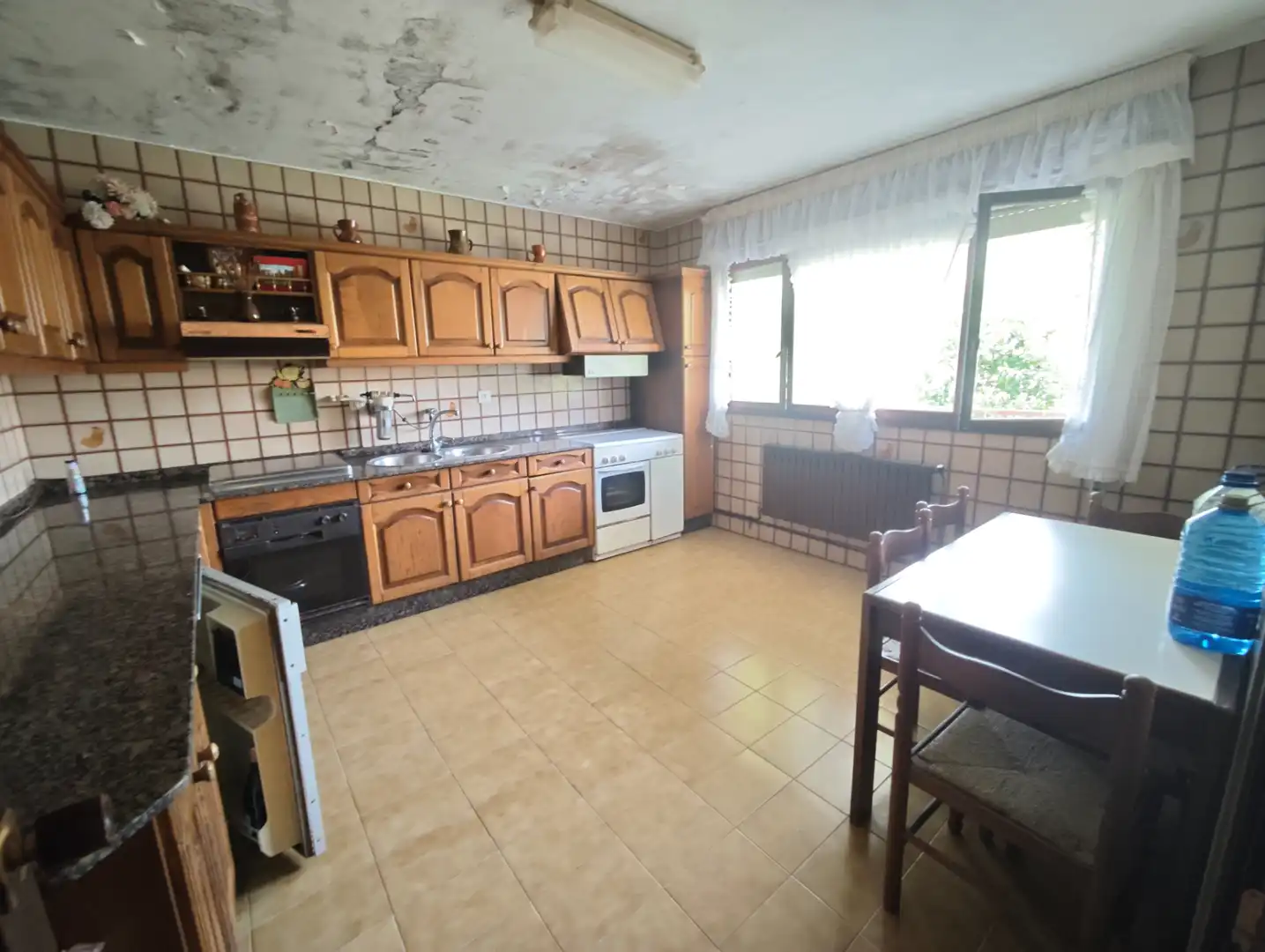 Cocina de Casa o chalet en venta en Mesía con Calefacción, Jardín privado y Terraza