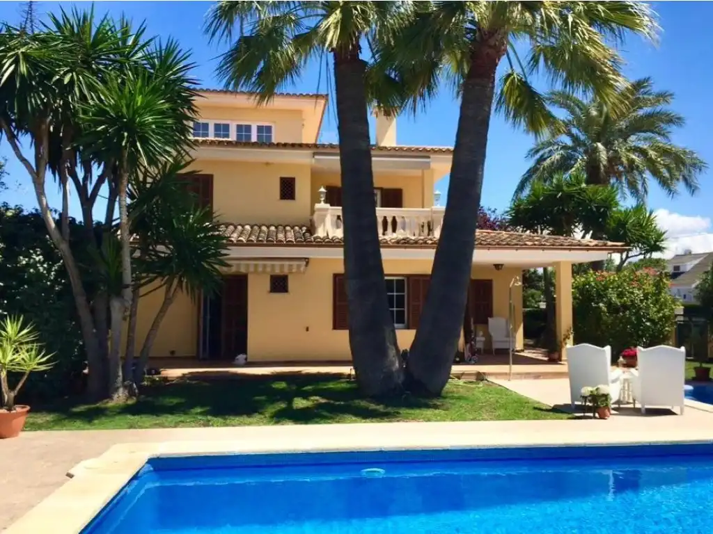 Vista exterior de Casa o xalet de lloguer en Marratxí amb Aire condicionat, Jardí privat i Terrassa