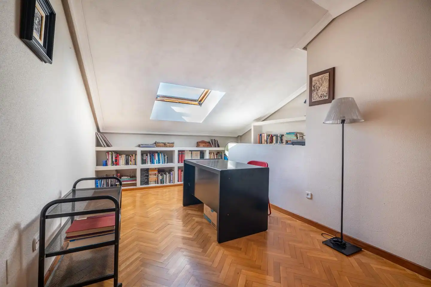 Wohnung zum Verkauf in Ávila mit Klimaanlage, Parkett und Terrasse