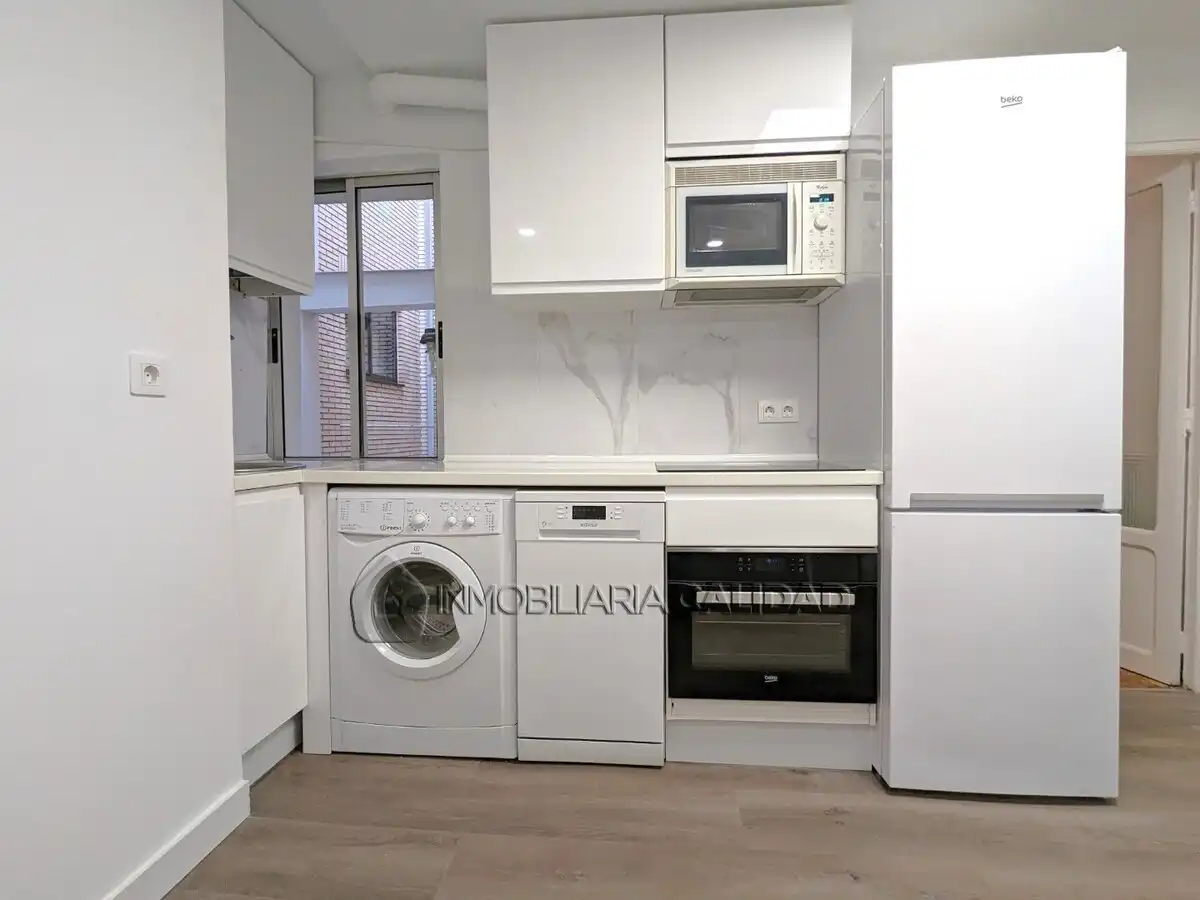 Cocina de Piso de alquiler en Burgos con Calefacción y Amueblado