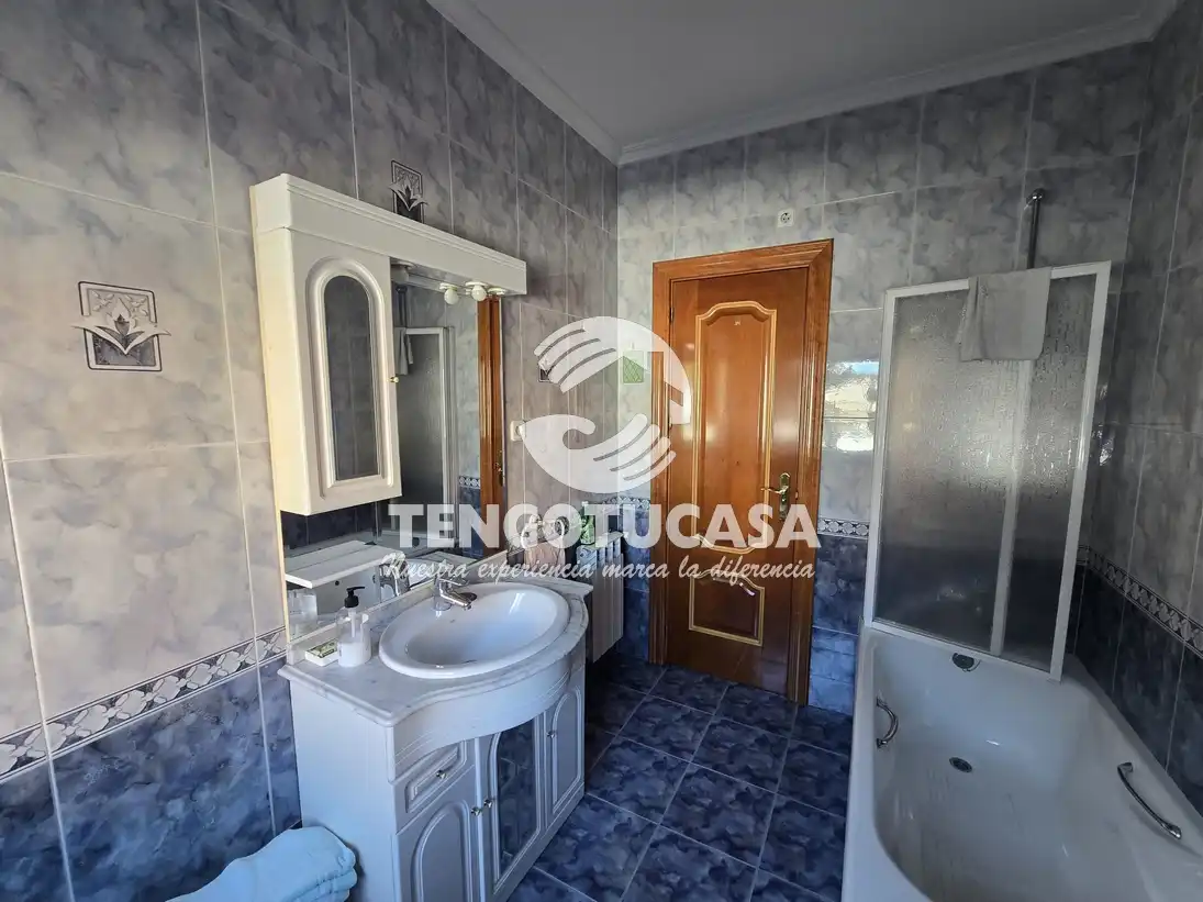 Bathroom of Flat for sale in Madrid  with Heating, Storage room and Furnished