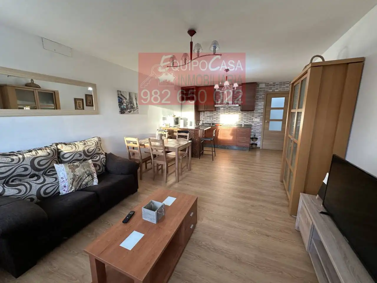 Sala de estar de Casa adosada en venta en Lugo con Calefacción, Jardín privado y Terraza