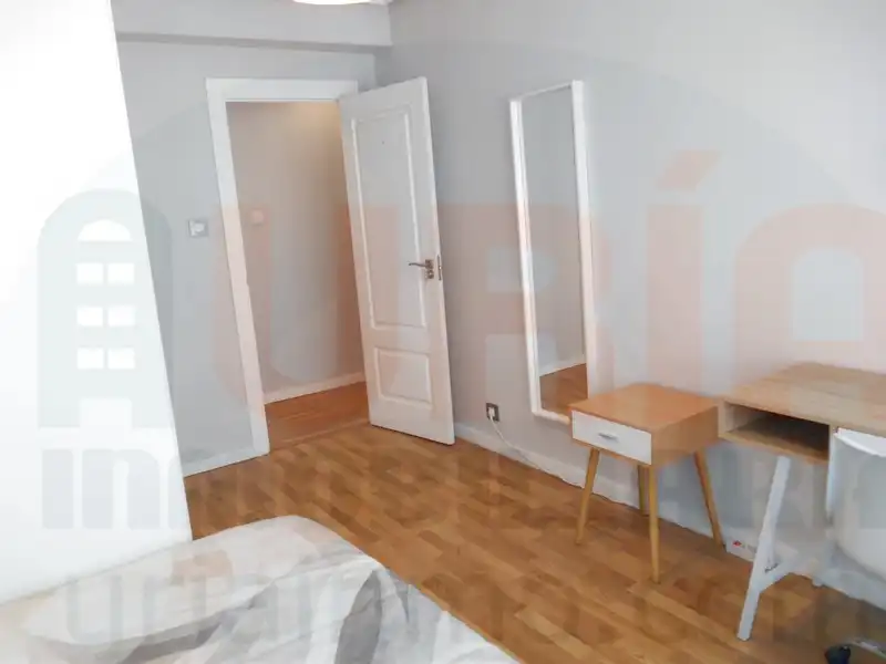 Schlafzimmer von Wohnung zur Miete in Oviedo  mit Heizung, Terrasse und Möbliert