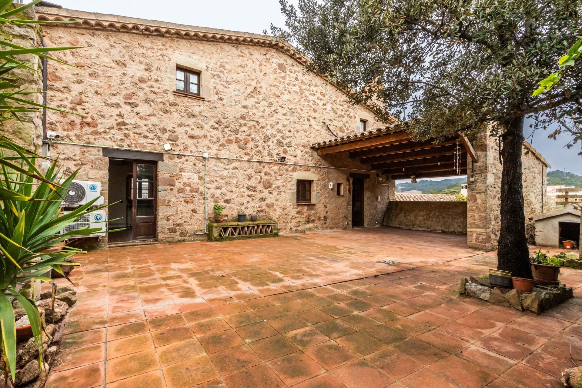 Exterior view of House or chalet for sale in Sant Llorenç Savall  with Private garden and Storage room