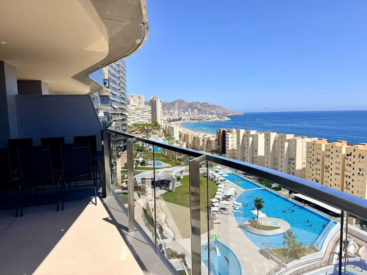 Apartamento con piscina en alquiler en Playa de Poniente, imagen 2