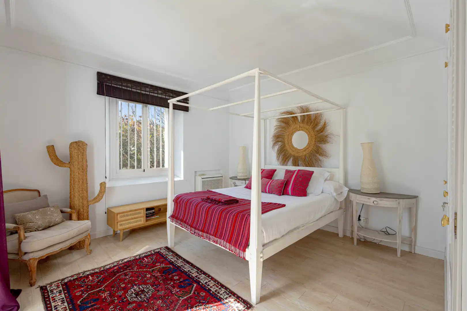 Habitación de Casa o chalet de alquiler en Estepona con Jardín privado, Terraza y Piscina