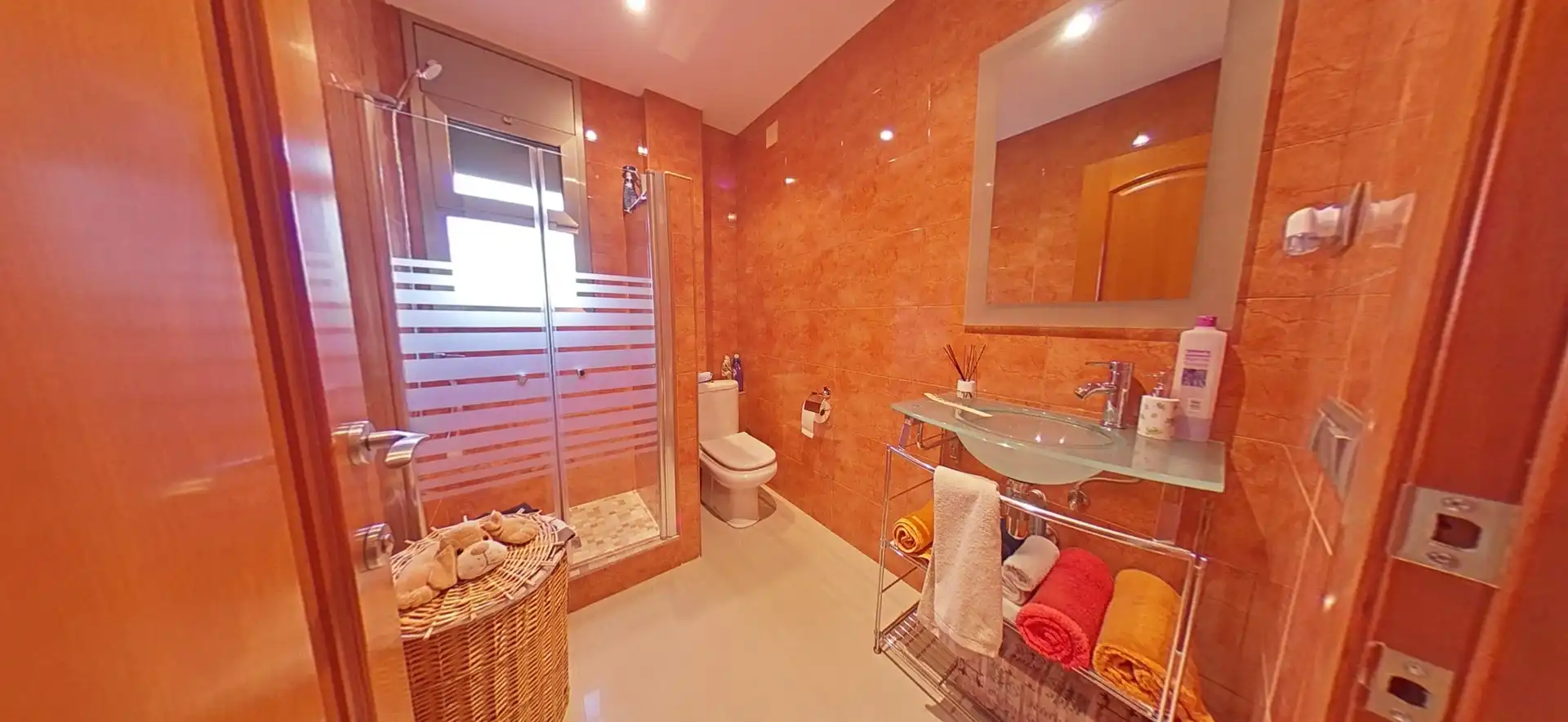 Baño de Casa o chalet en venta en Sant Esteve Sesrovires con Aire acondicionado, Calefacción y Jardín privado